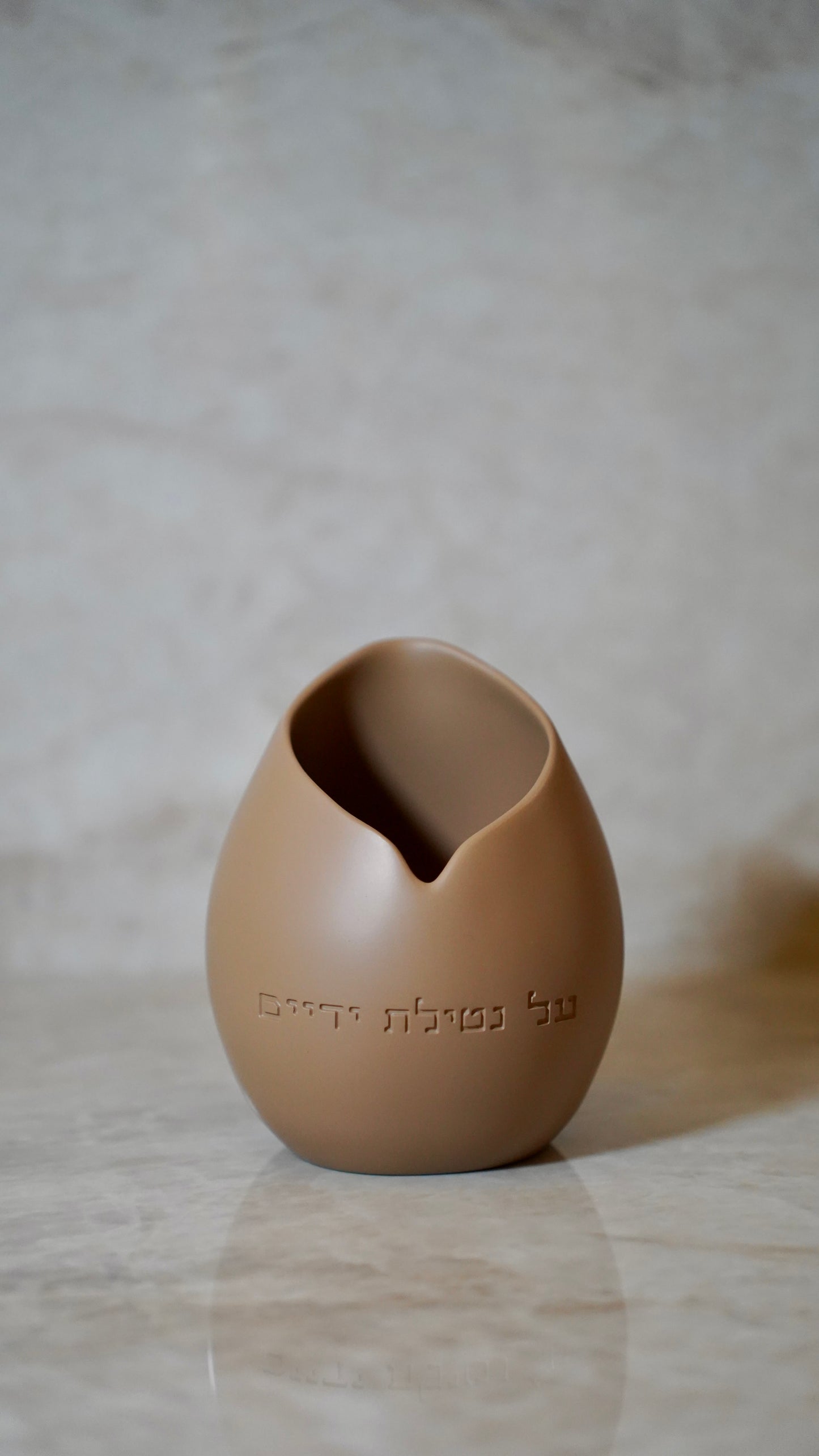 Handmade pitcher Atarà Stone model - Clay color